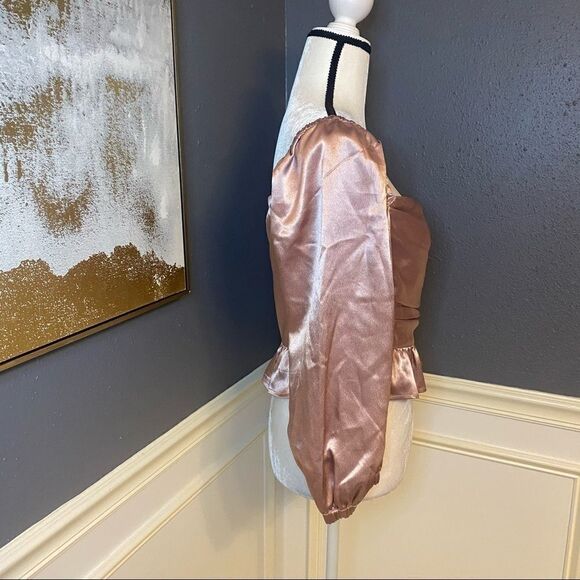 MAJORELLE Julia Satin Crop Top - Picture 6 of 9